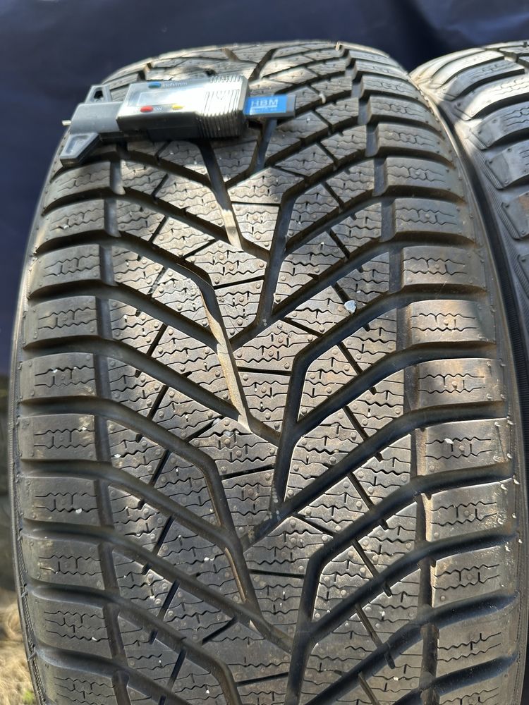 Зимни гуми 215/45/18