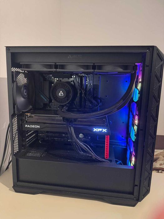 PC Gaming Ryzen 7 9800X3D/RX 9070 XT/32 GB DDR5 6000MHz