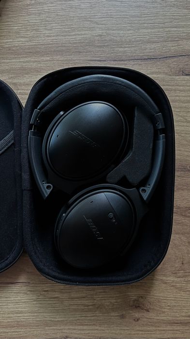 Продавам безжични слушалки Bose QC35 II в перфектно състояние.