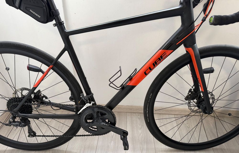 Bicicleta / Cursieră Cube Attain - stare impecabilă