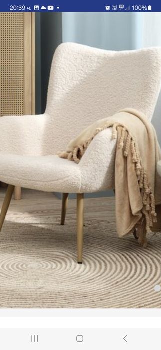 Продавам чисто нов фотьойл с табуретка