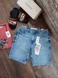 Blugi scurti Guess