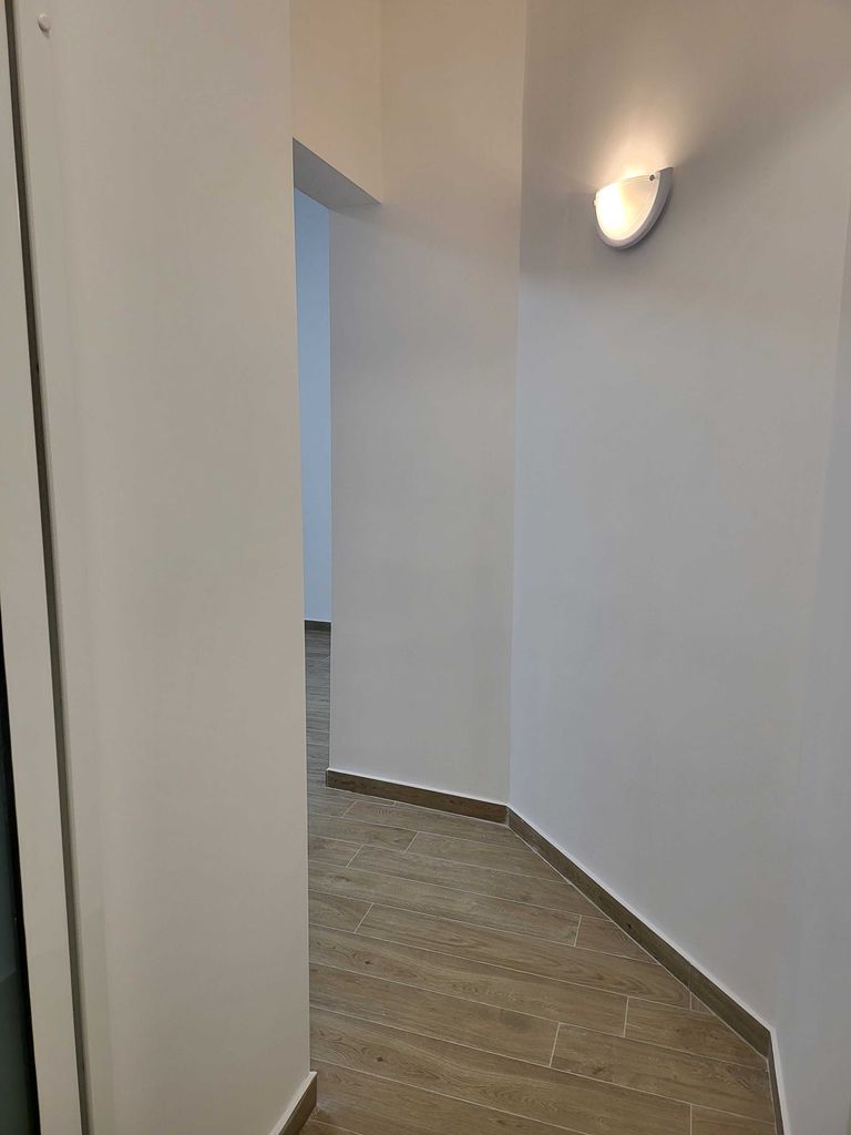 Дава се под наем Двустаен апартамент в София, Връбница 2 - 55 кв.м за 800 € - Снимка #3
