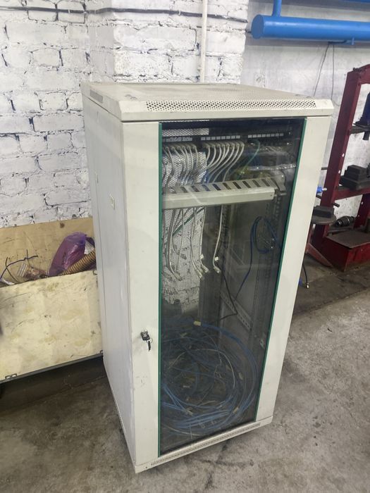 Серверный шкаф TOTEN