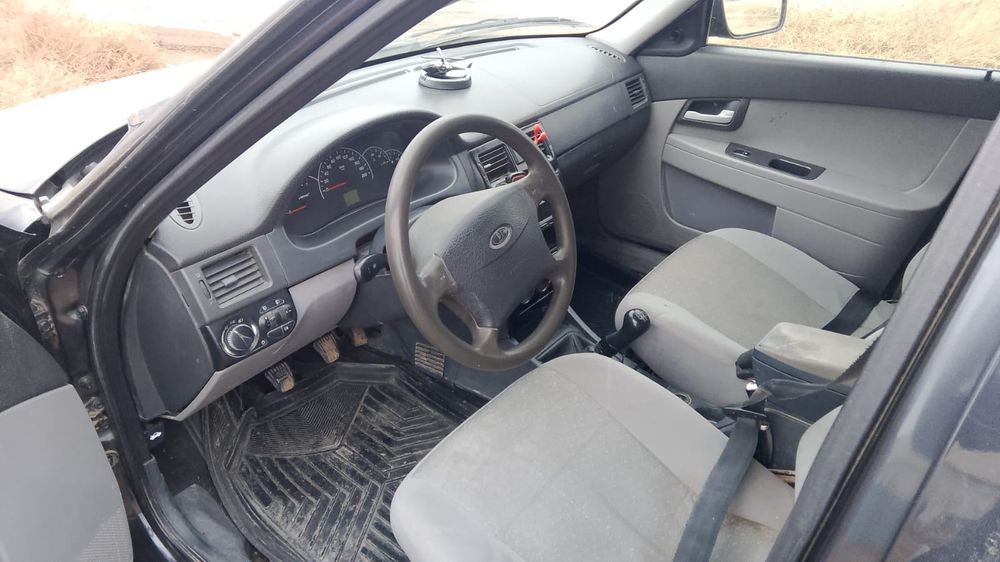 приора продам машину