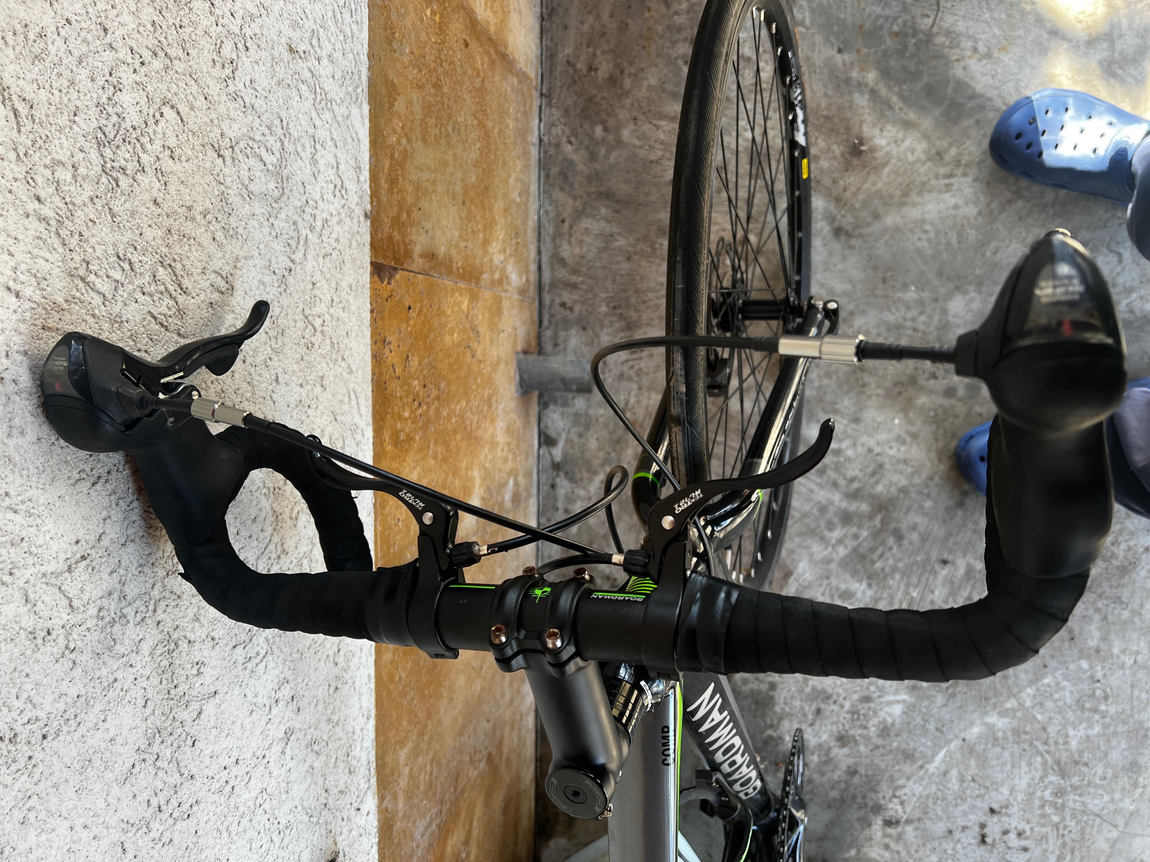 Шосейно колело Boardman road bike carbon disk brake