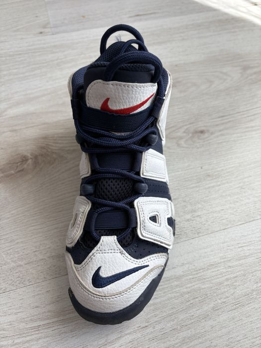Обувки за момче Nike. Обувани 1 - 2 пъти. Много запазени………………………………..