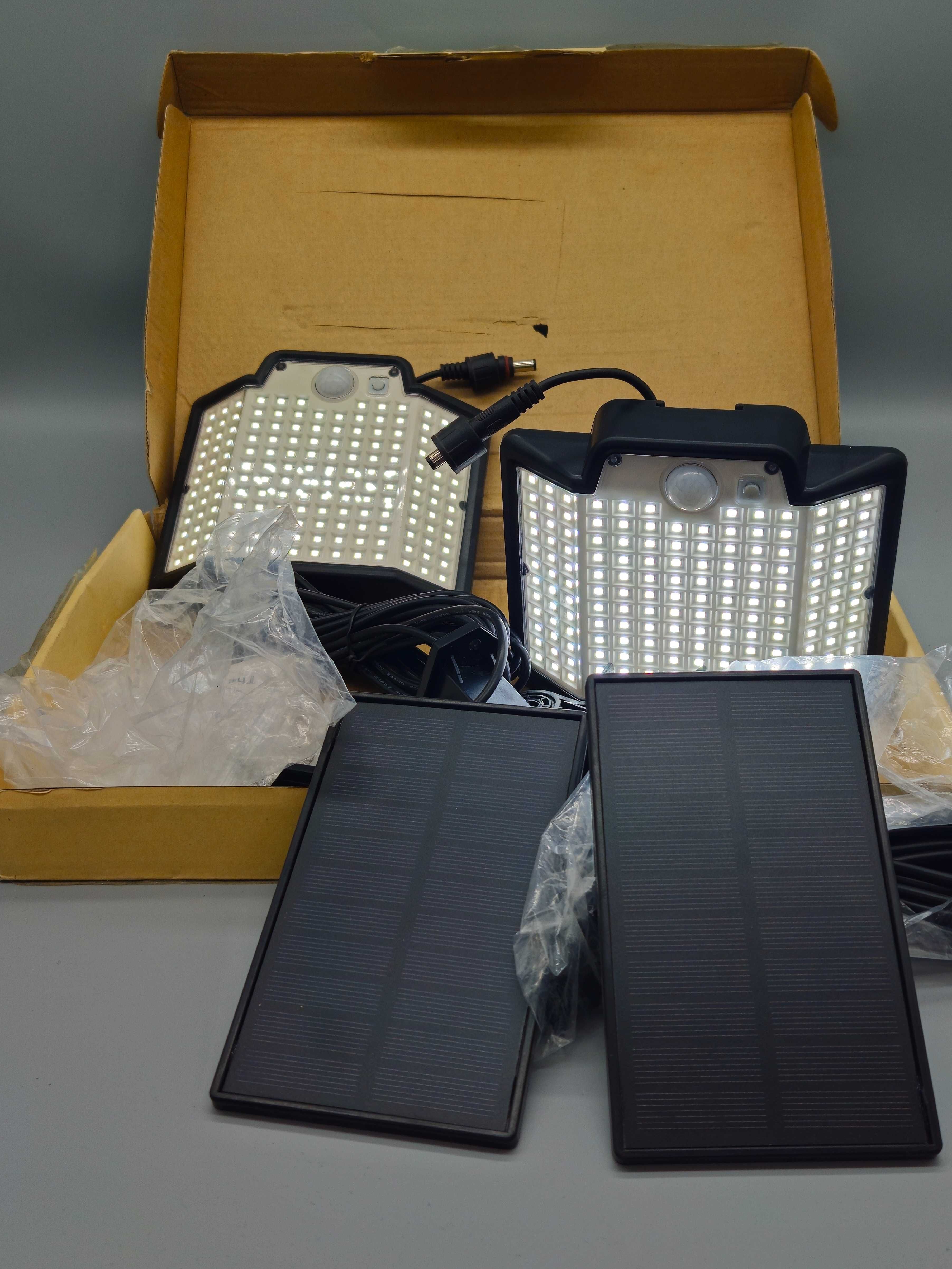 Соларни LED прожектори с датчик за движение – комплект от 2 броя