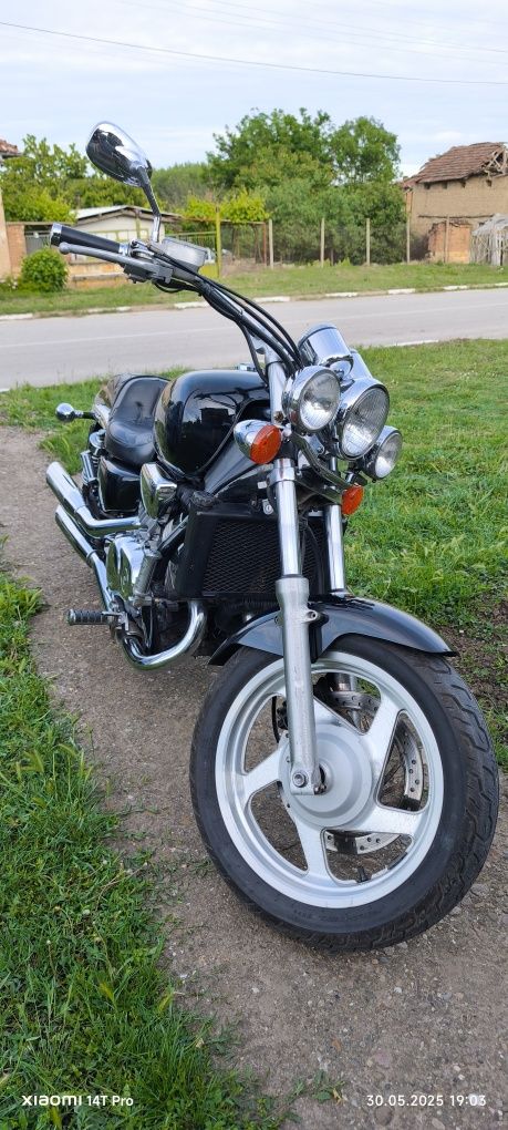 Honda Magna 750c чопър