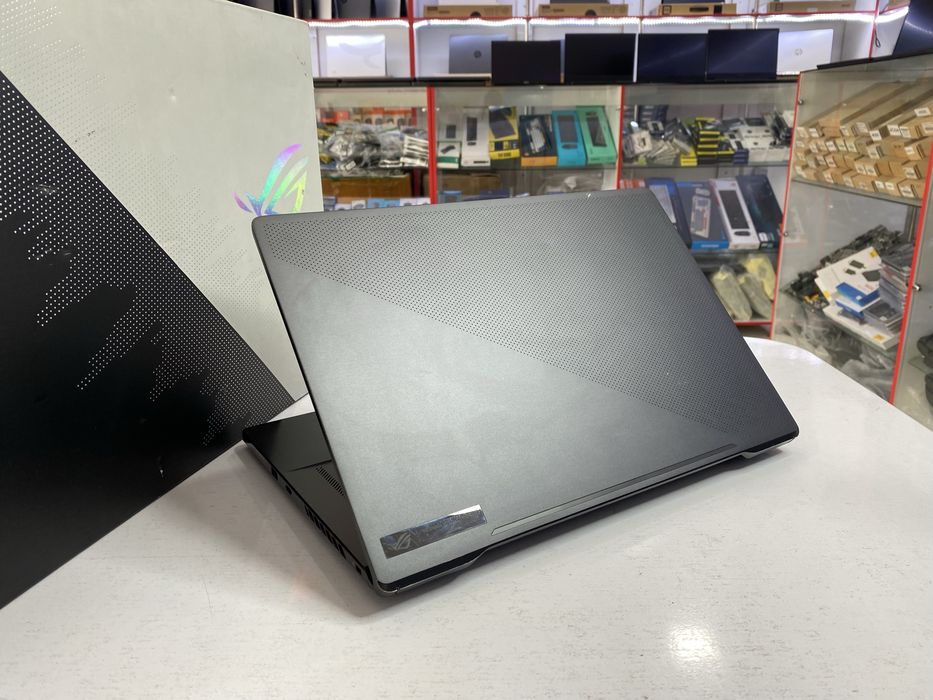 Asus ROG ZEPHYRUS  ryzen 9