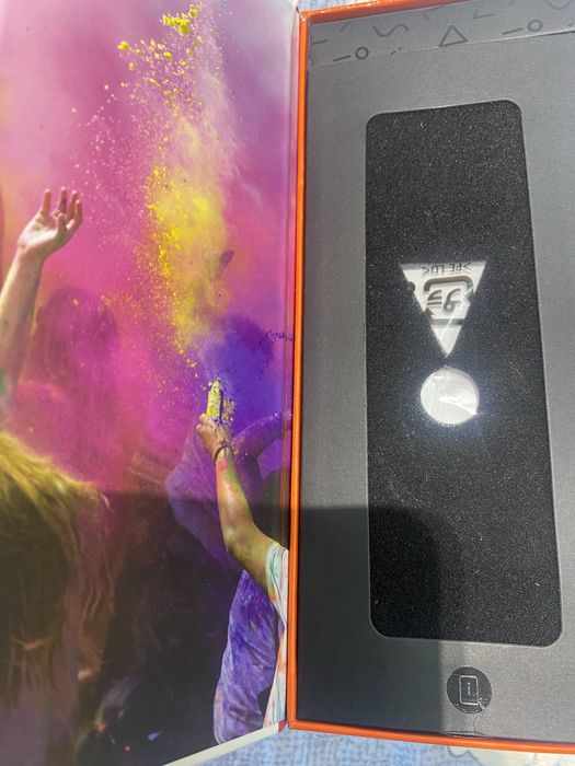 Портативная колонка фирмы JBL в упаковке состояние новое