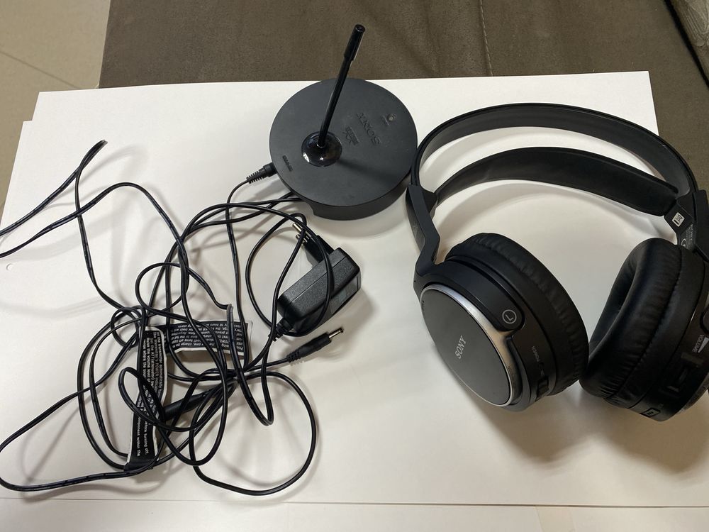 Слушалки Sony MDR-RF810RK, Черни