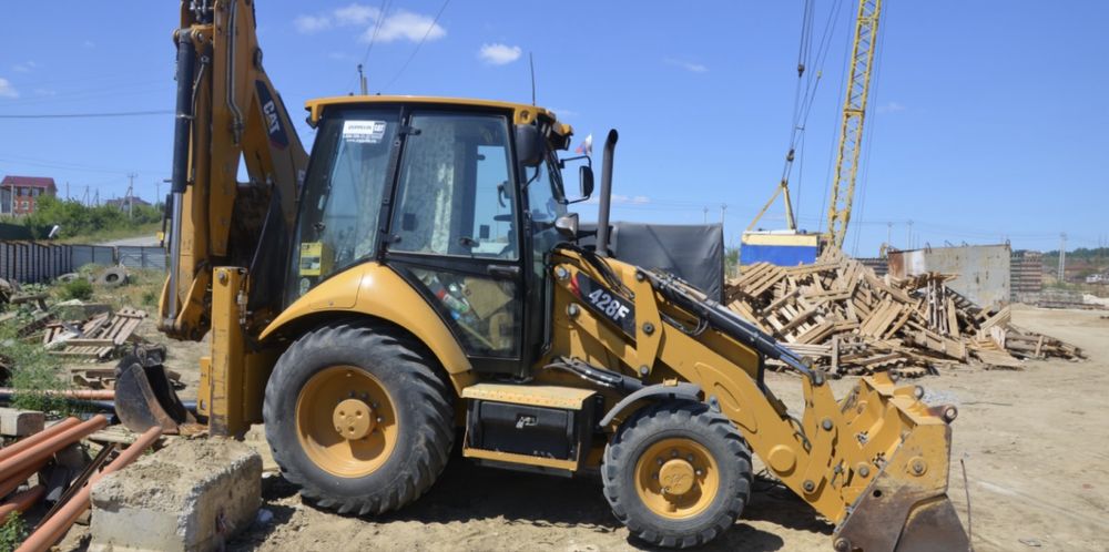 Сдается Экскаватор погрузчик 3/1 CAT