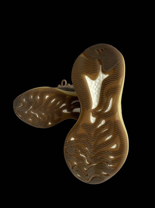 Маратонки ADIDAS Yeezy Boost 380