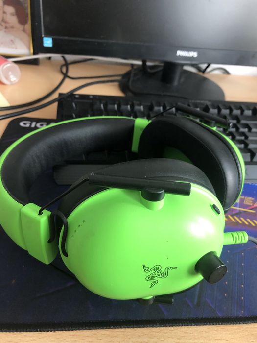 Продам наушники Razer