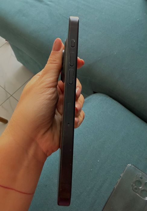 Продавам iPhone 15 Pro