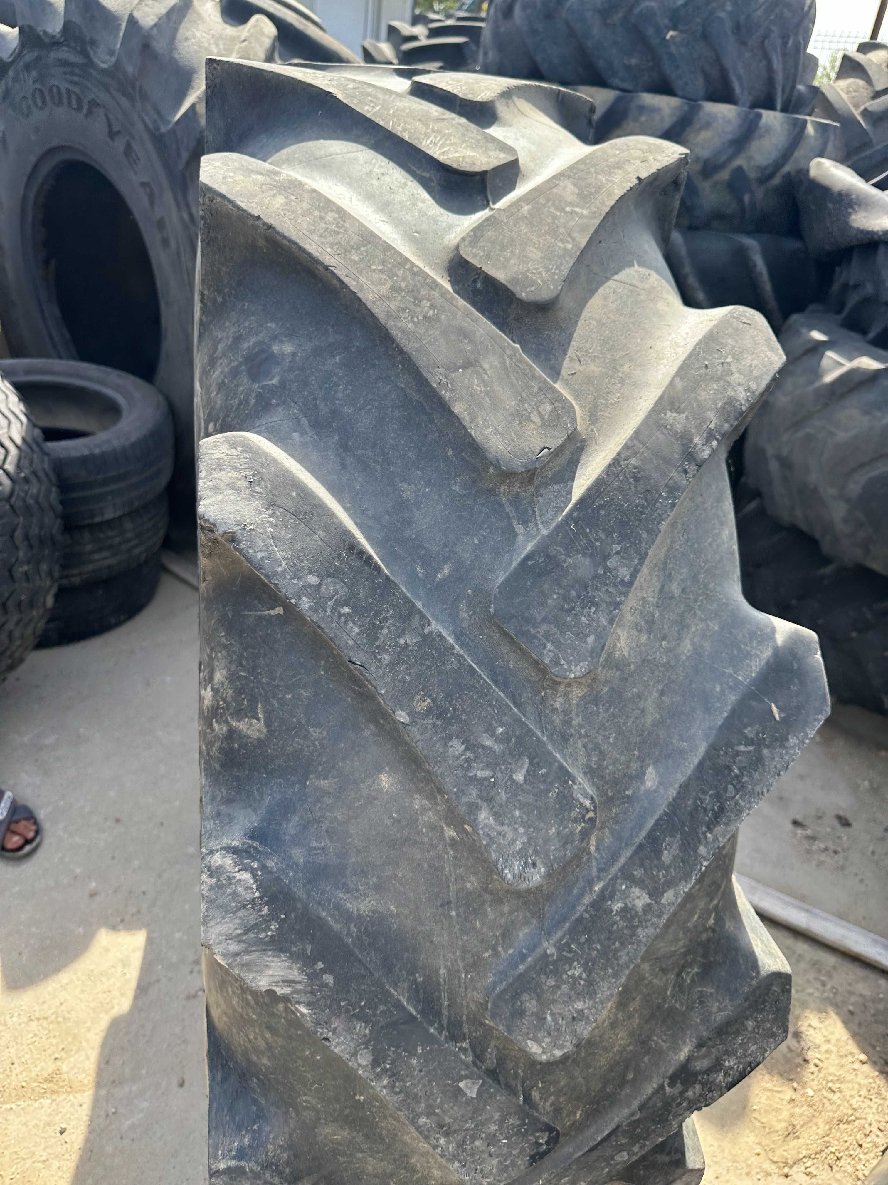 Cauciuc 16.9 R30 Semperit