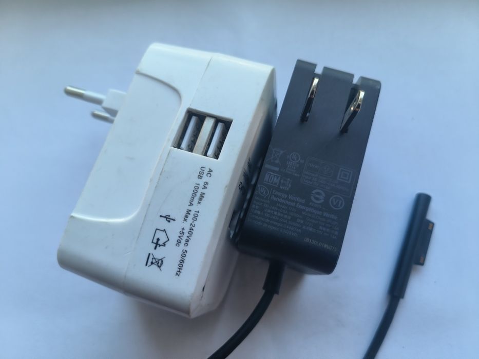 Încărcător Microsoft surface  original