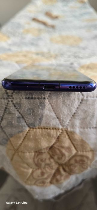 Huawei Nova 5T 128GB 6GB RAM Dual - перфектно състояние