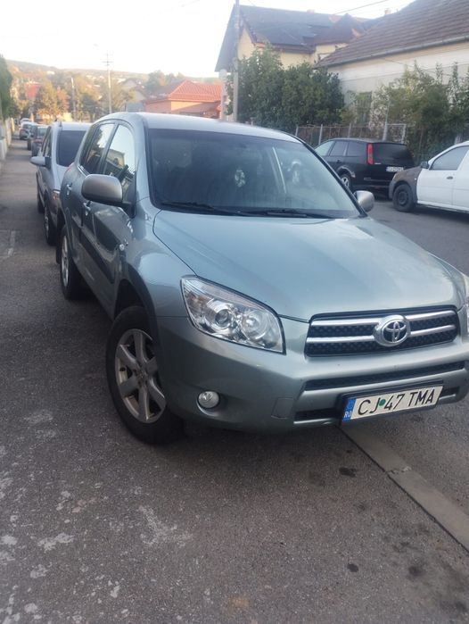 Vând toyota rav4 an  2008