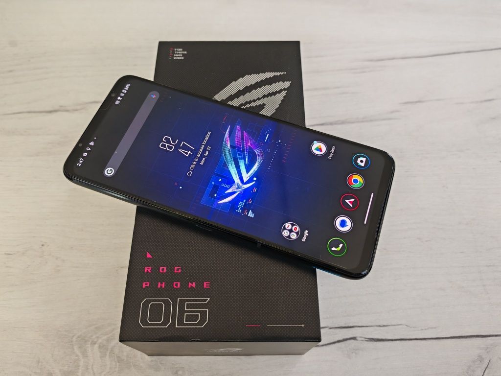 Като нов Asus Rog Phone 6 5G 12GB RAM 256 GB ROM White Гаранция