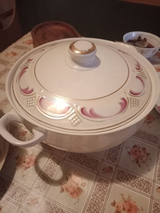 Продам супницу в отличном состоянии