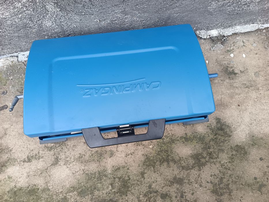 Vând grătar pe gaz marca CAMPINGAZ