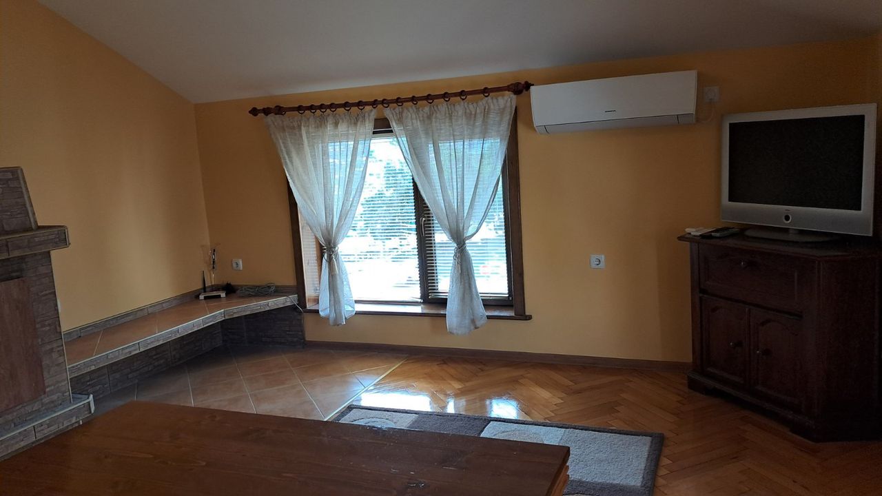 Дава се под наем Двустаен апартамент в Карлово - 60 кв.м за 204 € - Снимка #4