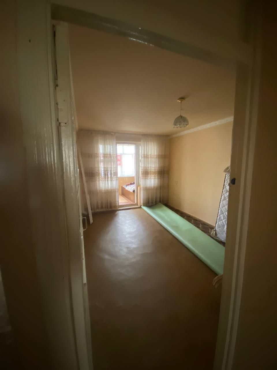 Продам 2 ком квартиру на 2 этаже в 5 мкр