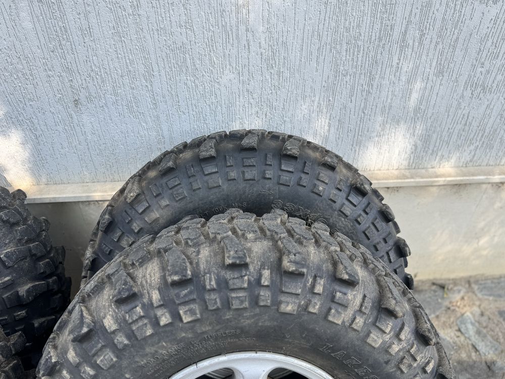 Гуми с джанти 33х10.5 R15