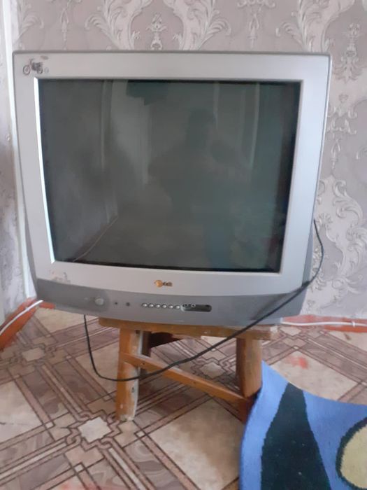 Продам телевизор