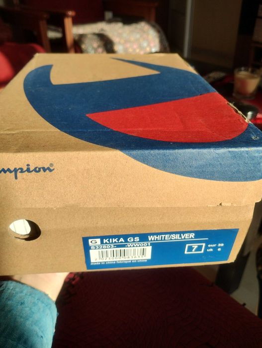 Сникърси Champion