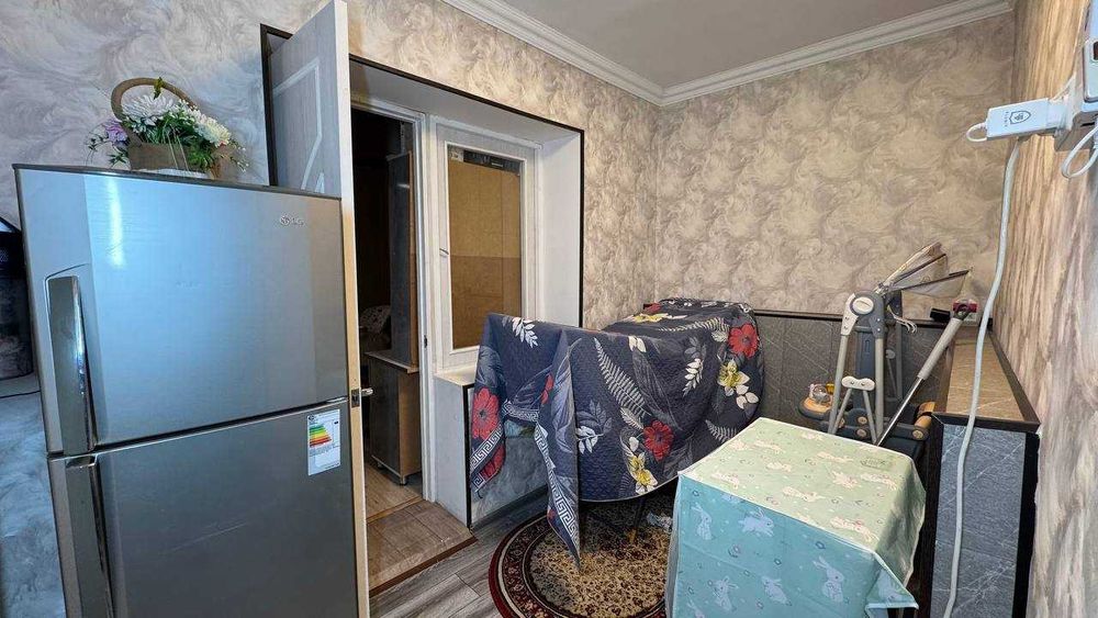 Маталка Давр Саройи 3 қаватда 2 хонали квартира сотилади.ID: 1489