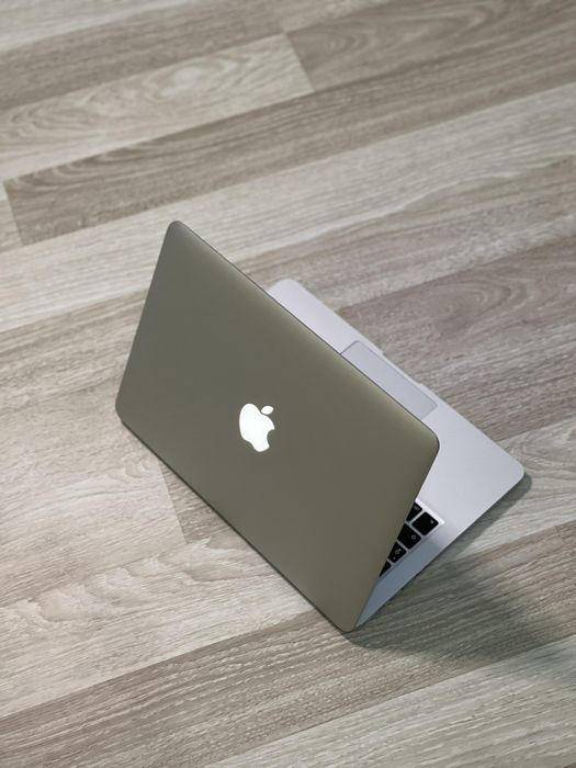 Macbook Pro Retina 2014-8gram-ssd128 perfect funcțional ,