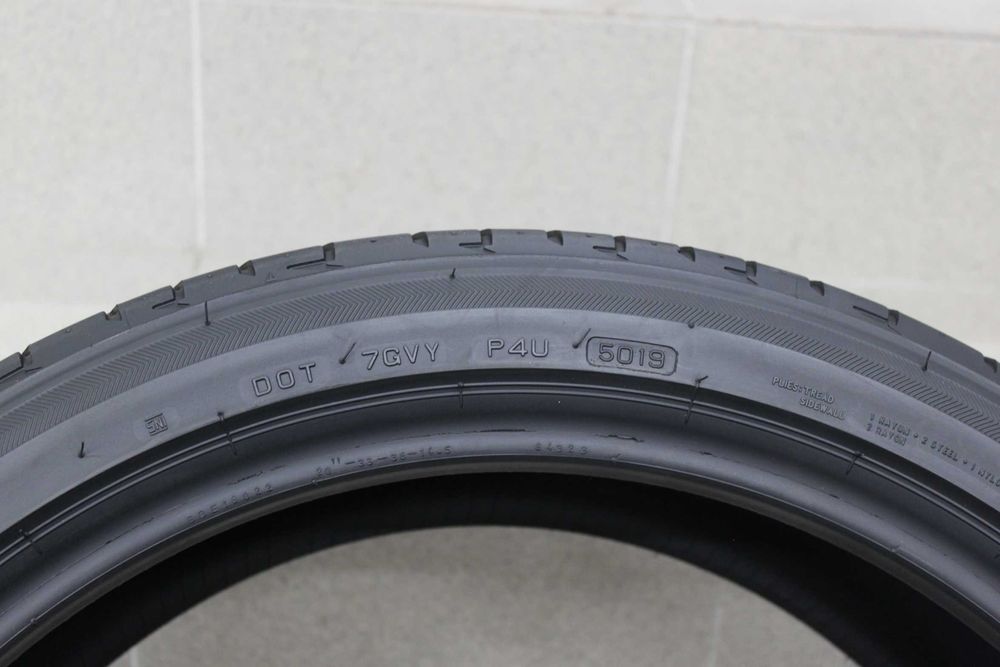 215/45-20 Bridgestone BMW i8