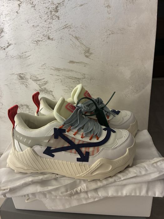 vand adidasi off white odsy