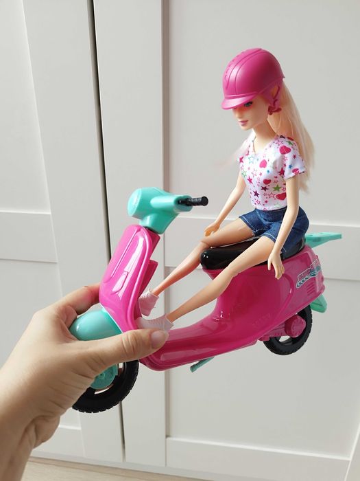 Нова кукла Барби с мотор