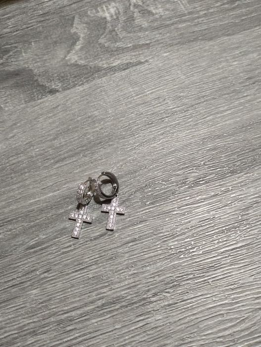 Cercei unisex cruciuliță