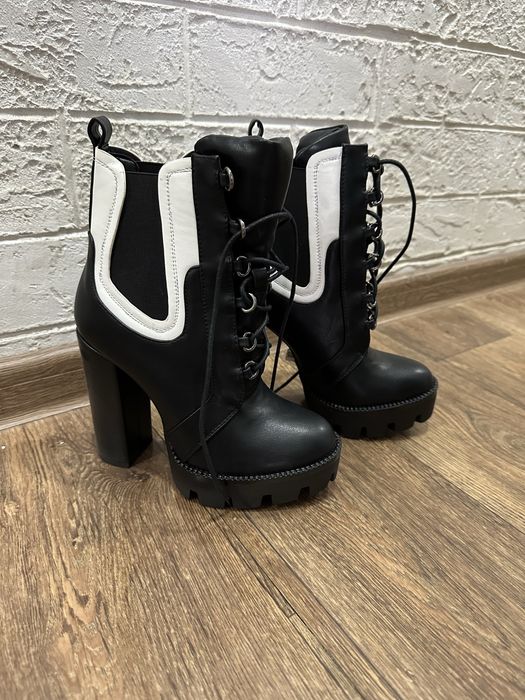 Осение ботинки новые