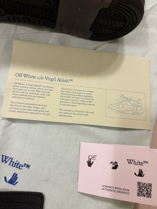 Off white „ For Walking “