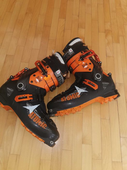 Vand  Clapari Atomic Backland Carbon, mondopoint 28, 600 RON