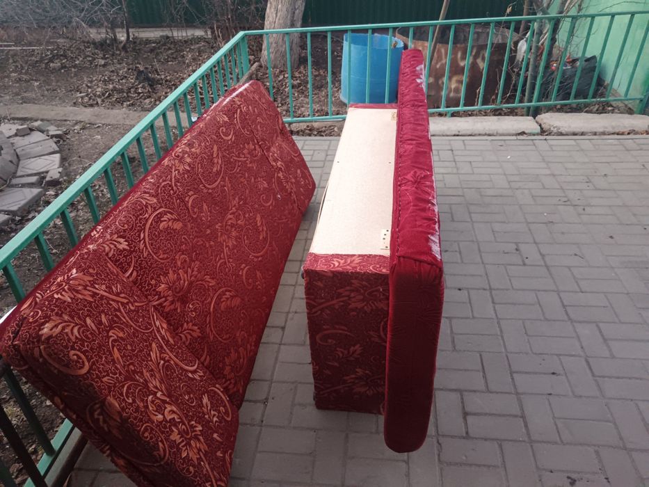 Отдам даром тахту