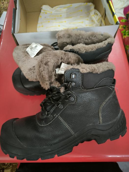 Продаётся Мужская обувь : зимние ботинки и ботинки для байкеров,