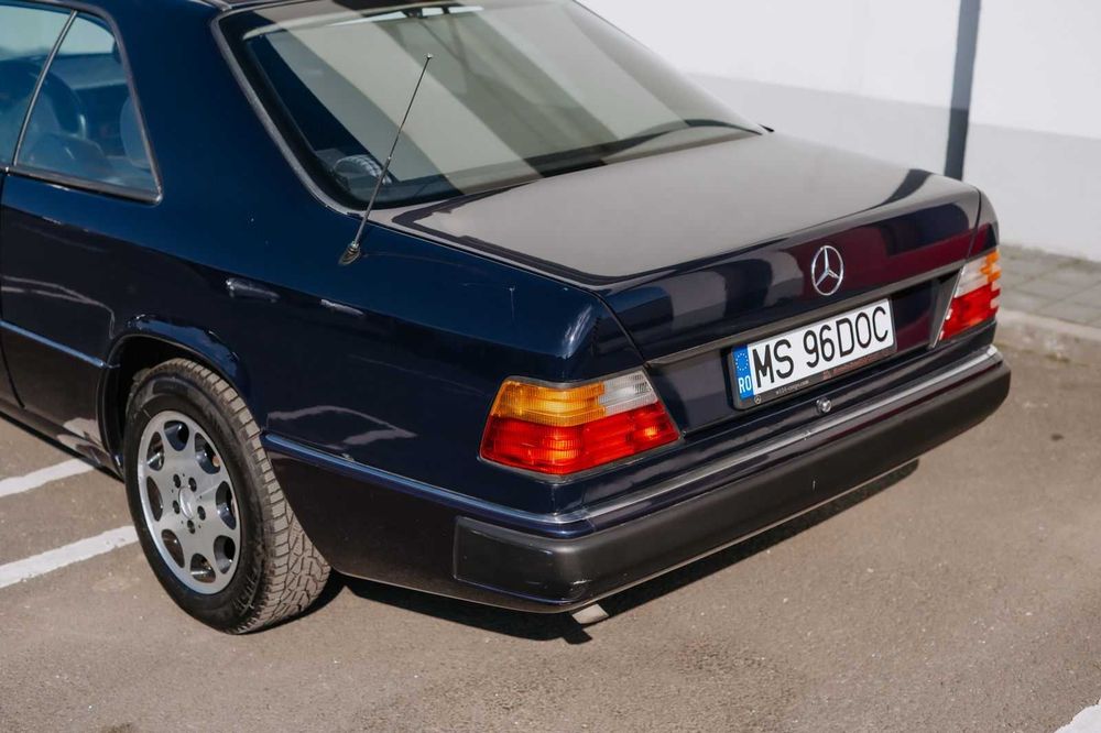 Mercedes‑Benz 200CE Vehicul istoric atestat.