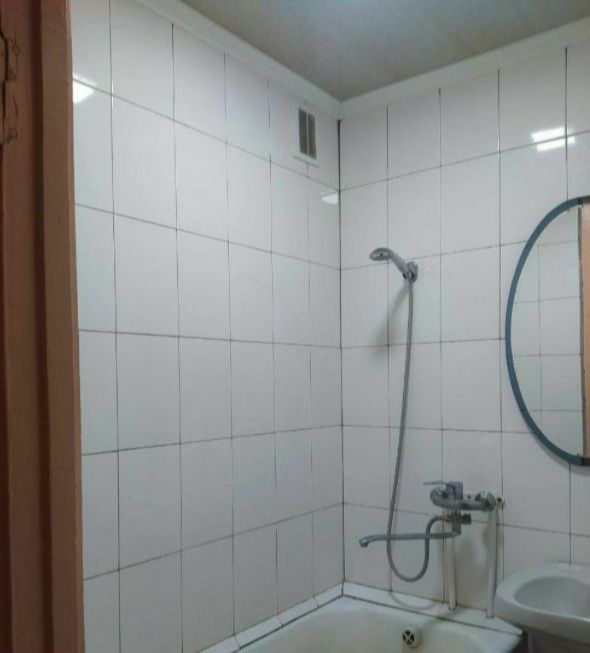 Арендага 3 хона 4 этаж Микрорайонда жойлашган.Агентство