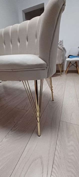 Vand Canapea Bej Condiție ca Noua