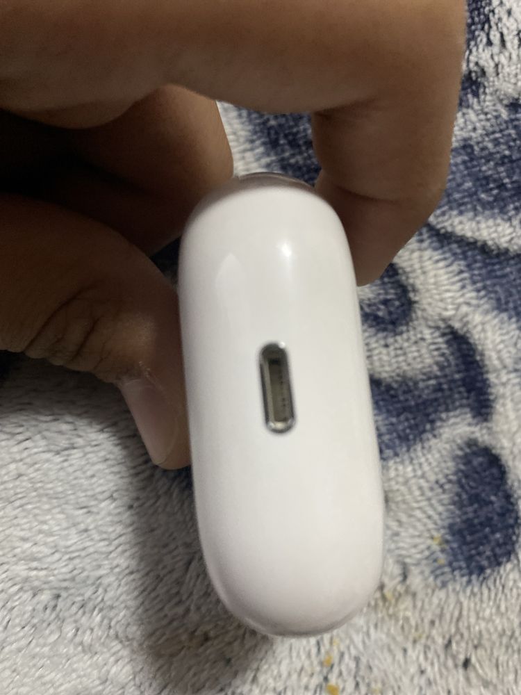 AirPods 3серии кейс без наушников, чехол и зарядный провод в подарок