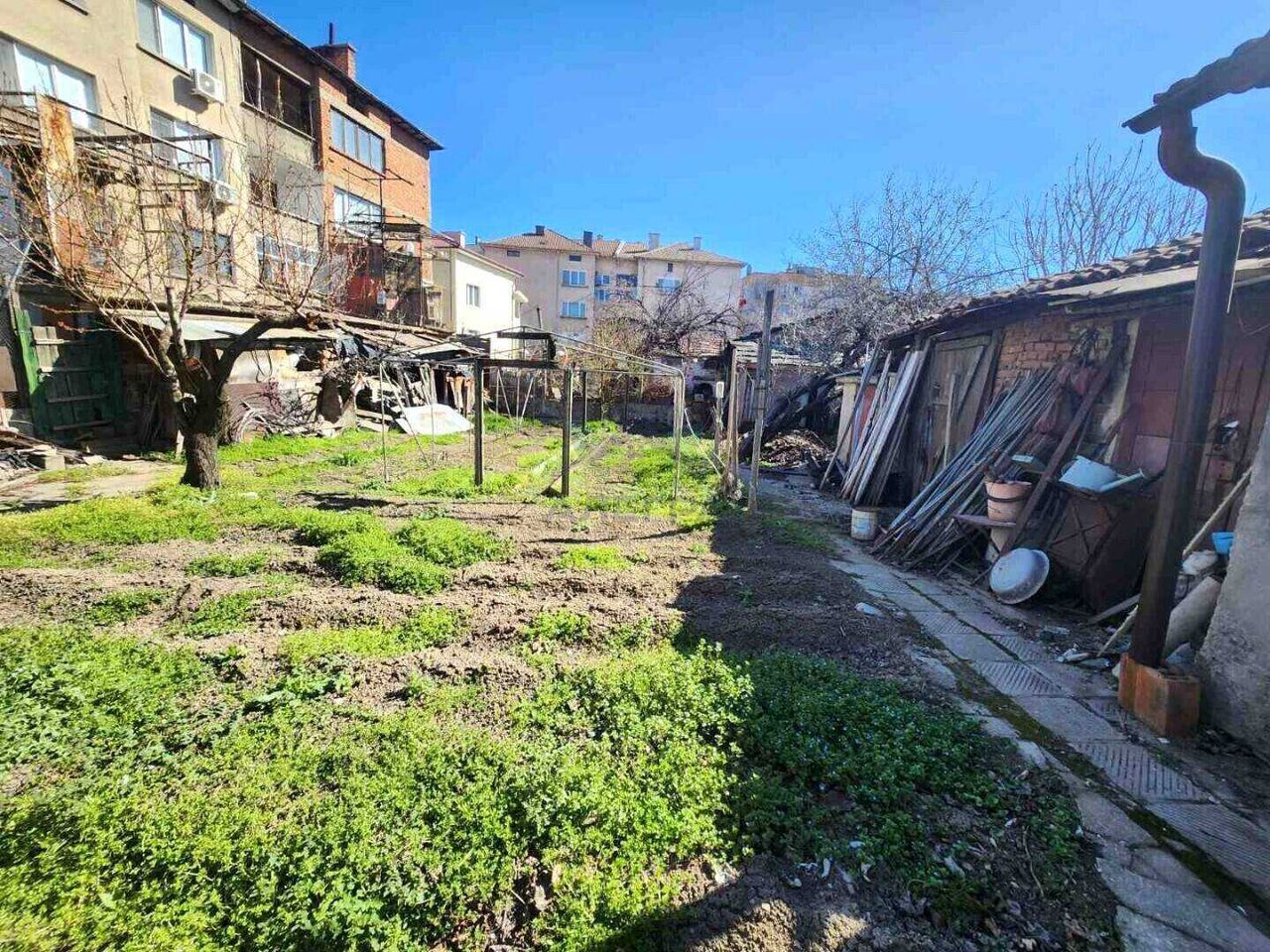 Продава се Парцел в Пазарджик, Идеален център - 448 кв.м за 188 €/кв.м - Снимка #1