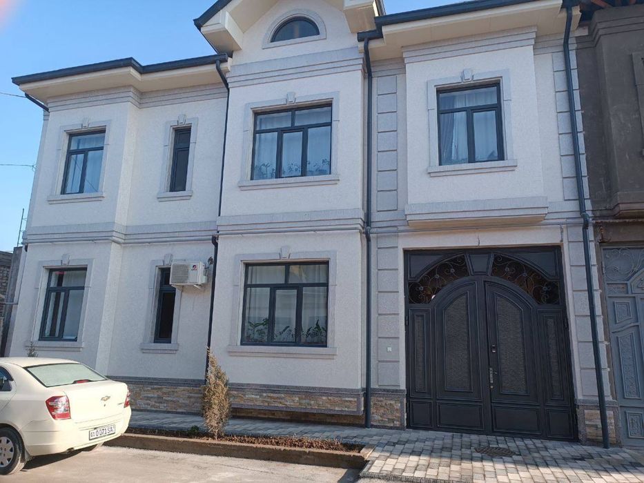 Sergeli Xonaboda yengi qurilgan hovli sotiladi 6 xona + 2 xoll