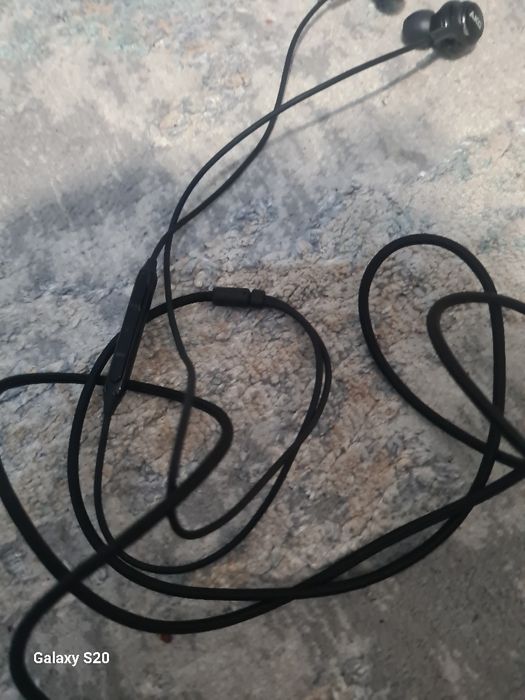 Căști cu fire samsung s20
